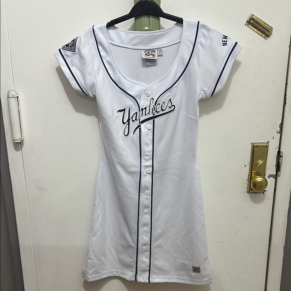 New York Yankees Jersey Dress Womens Medium White Cooperstown Carl Banks G-III